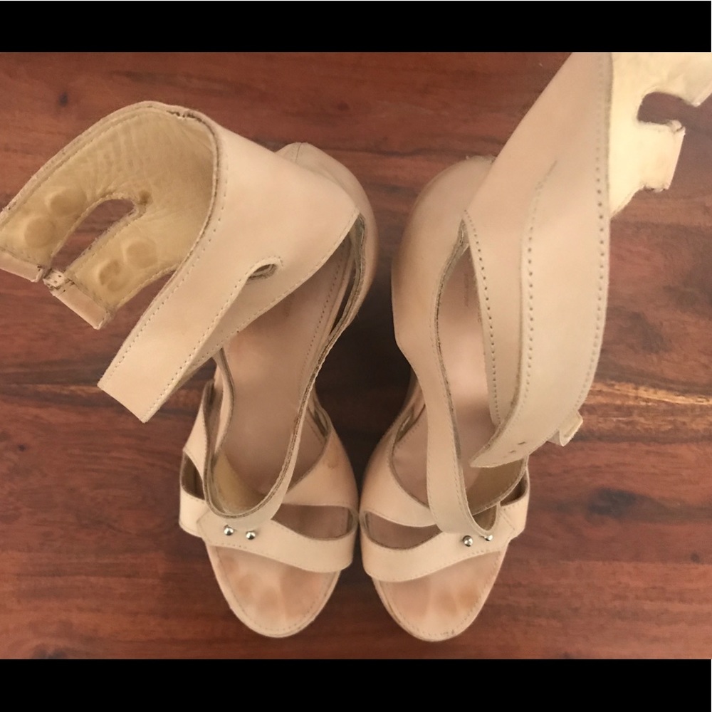 Rag and bone beige leather wedges, size 9